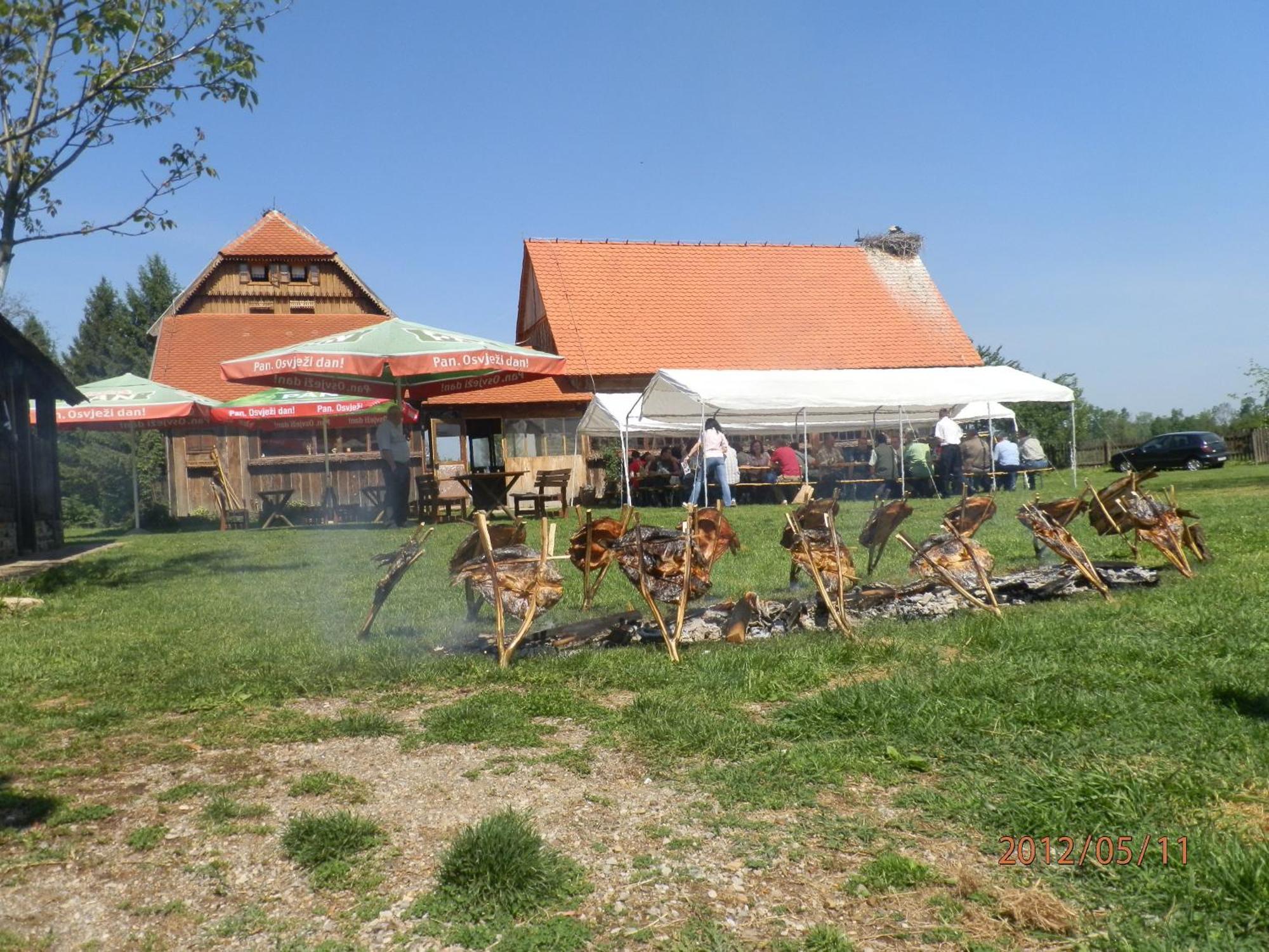 Hotel Tradicije Čigoč Exteriér fotografie